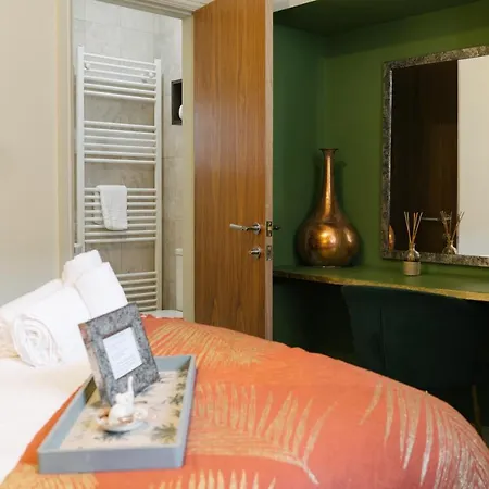 Bootham Crescent Apartment *